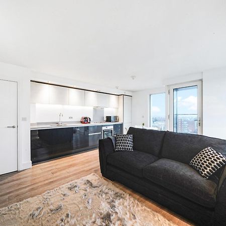 Luxury Apartment With Stunning Views On 10Th Floor Edgware Exterior foto