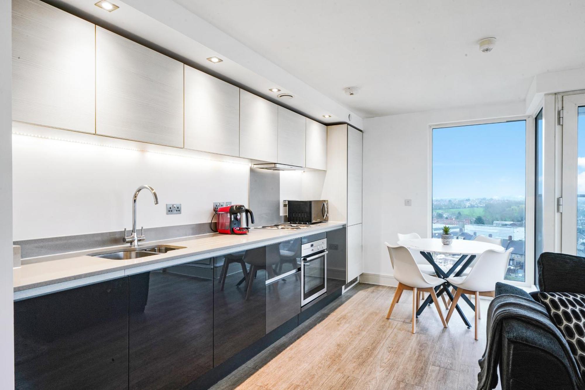 Luxury Apartment With Stunning Views On 10Th Floor Edgware Exterior foto