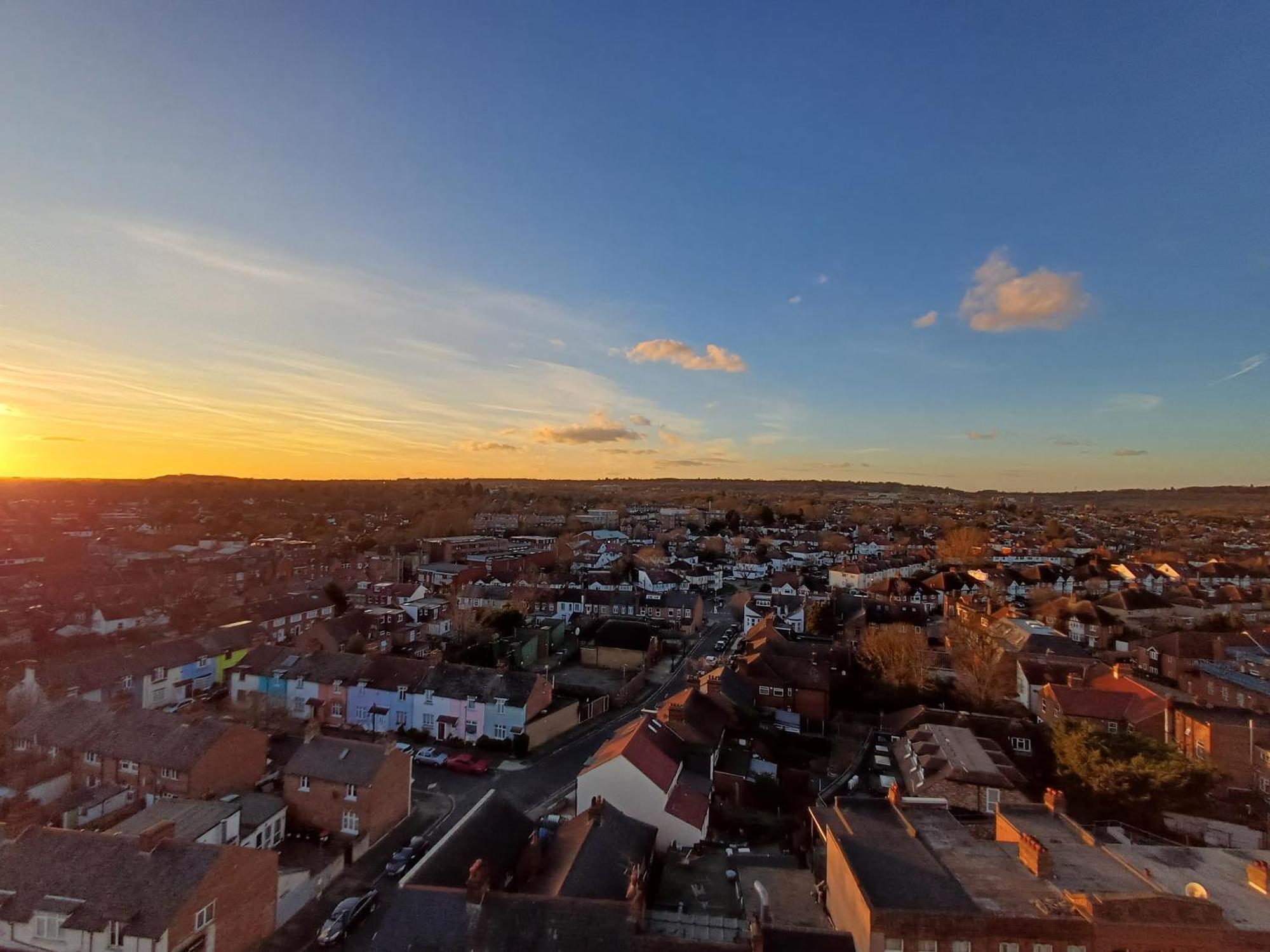 Luxury Apartment With Stunning Views On 10Th Floor Edgware Exterior foto