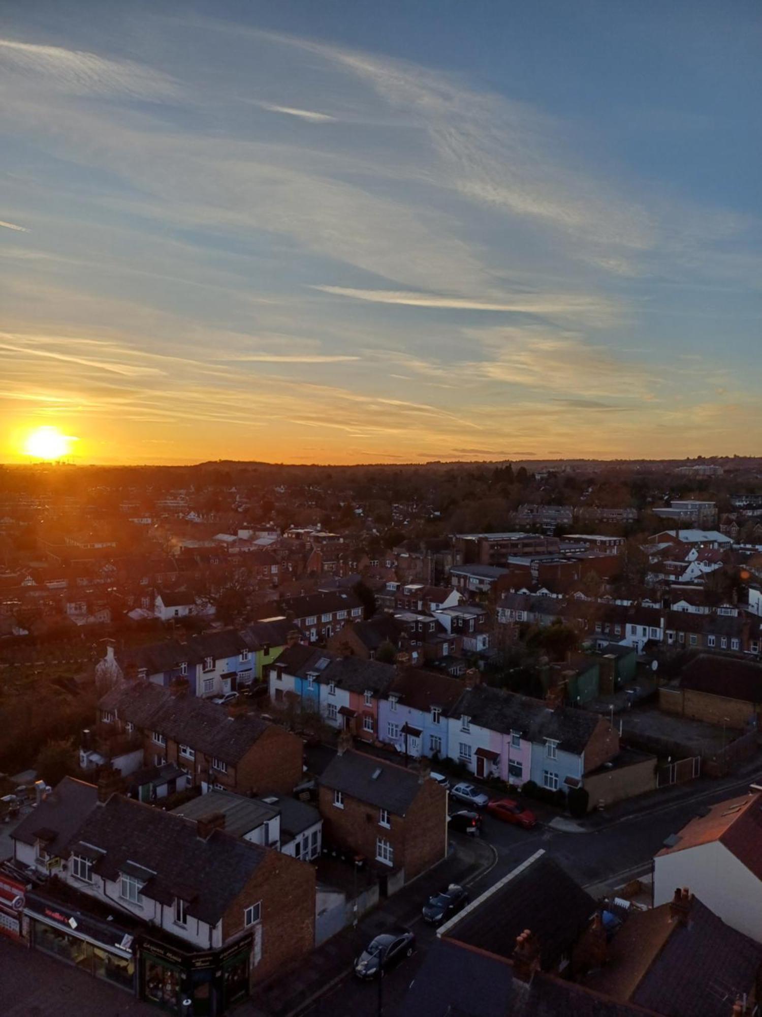 Luxury Apartment With Stunning Views On 10Th Floor Edgware Exterior foto